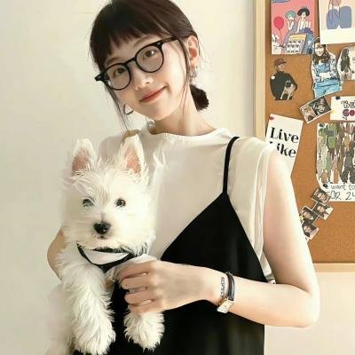拥抱太阳的月亮